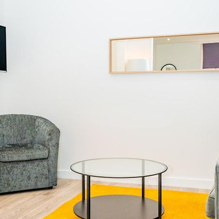 Central Serviced Apartments - 2 Bedroom - Walk Away From City Centre & Universities - Sleeps 4 - 3 X Double Beds - Smart Tvs In All Rooms - Short Term Stays Welcome - Walk Away From Train & Bus Station - Preferred Location For Short Stay In Dundee Exterior foto